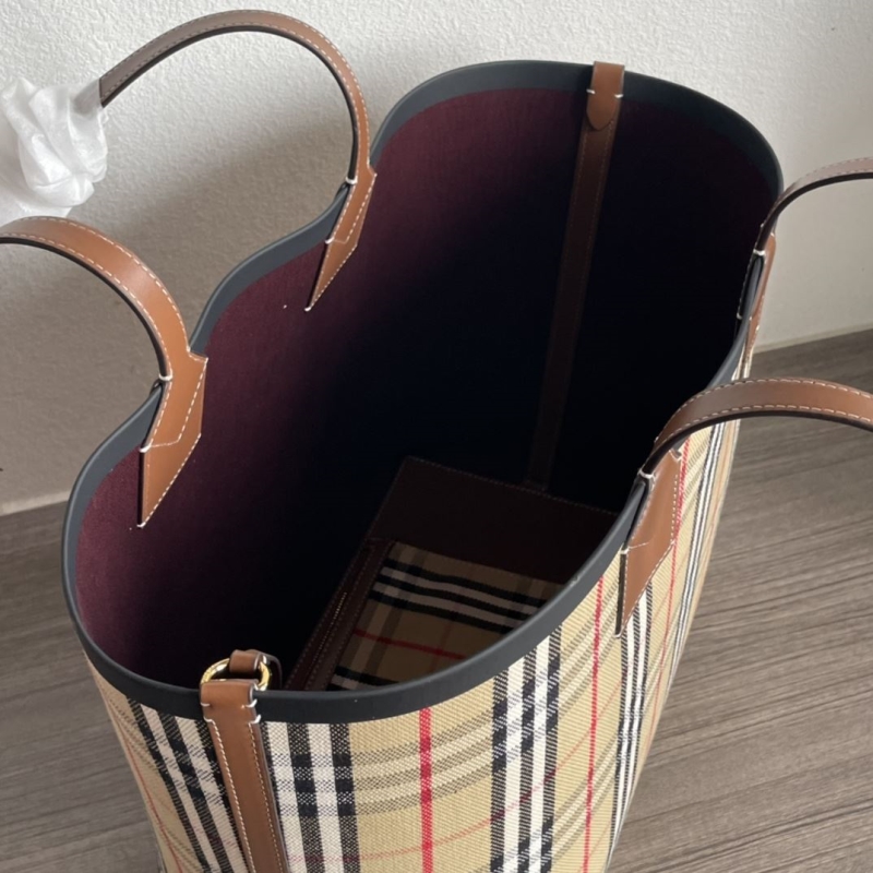 Bv*b*rry shopping bags